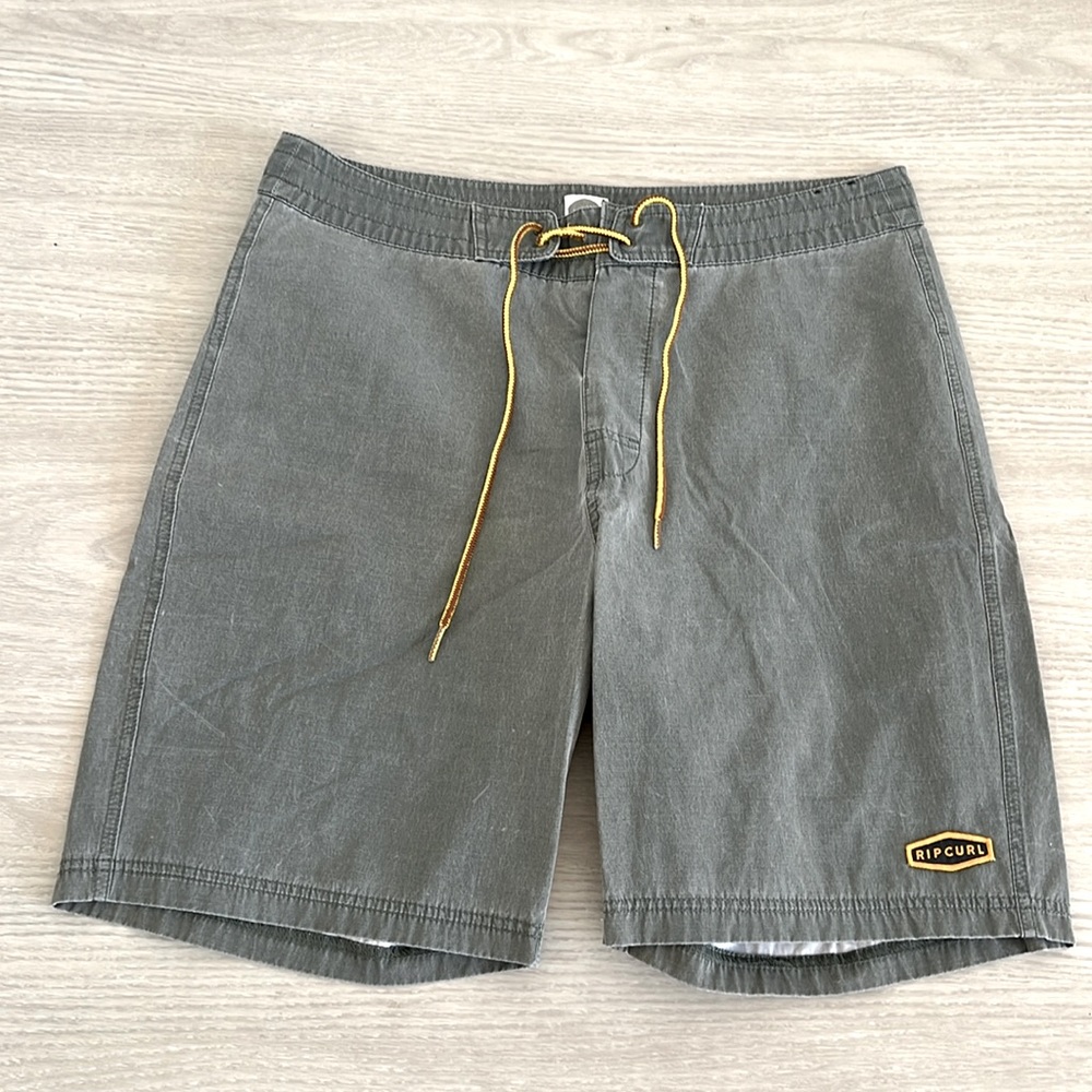 Rip Curl Surf Craft Board Shorts Size 31
